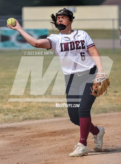 Thumbnail 3 in Independence vs Davenport West (West Delaware Invitational) photogallery.