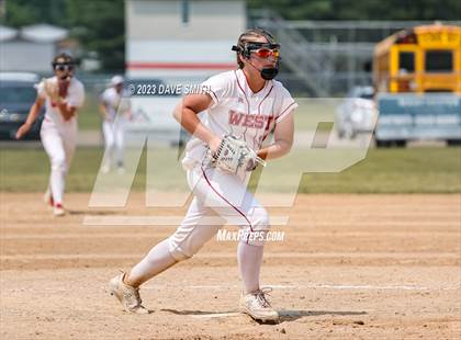 Thumbnail 2 in Independence vs Davenport West (West Delaware Invitational) photogallery.