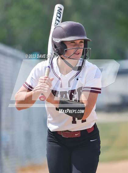 Thumbnail 3 in Independence vs Davenport West (West Delaware Invitational) photogallery.