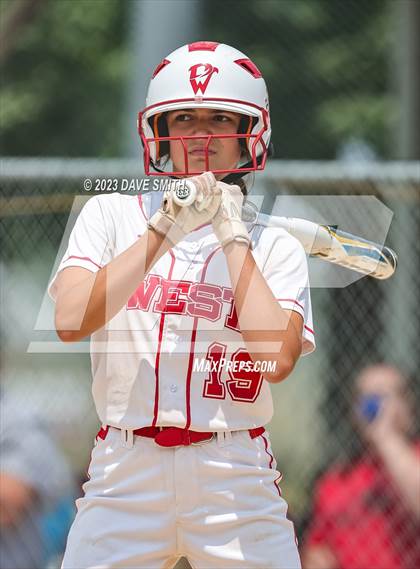Thumbnail 3 in Independence vs Davenport West (West Delaware Invitational) photogallery.