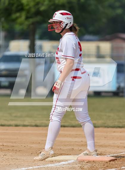 Thumbnail 2 in Independence vs Davenport West (West Delaware Invitational) photogallery.