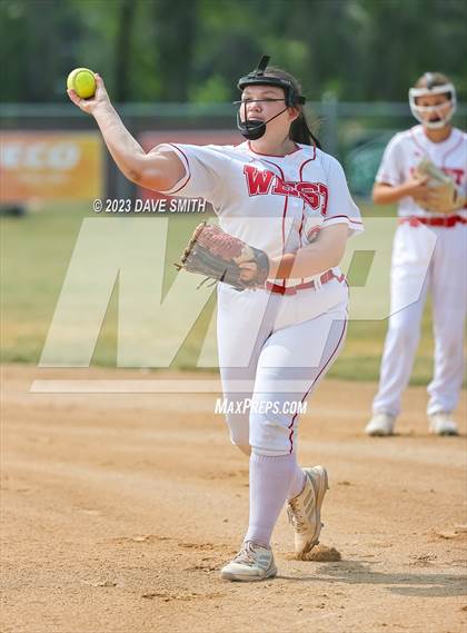 Thumbnail 2 in Independence vs Davenport West (West Delaware Invitational) photogallery.