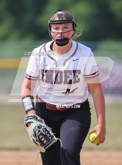 Thumbnail 2 in Independence vs Davenport West (West Delaware Invitational) photogallery.