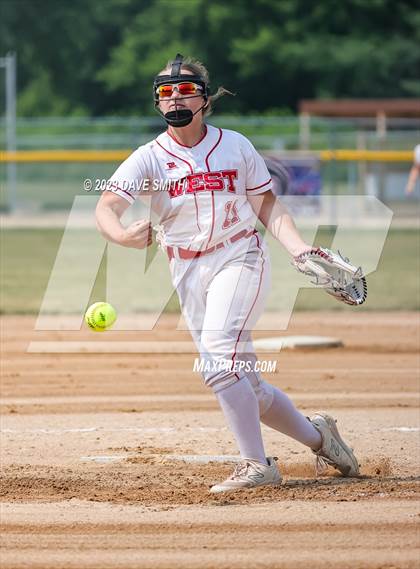 Thumbnail 3 in Independence vs Davenport West (West Delaware Invitational) photogallery.