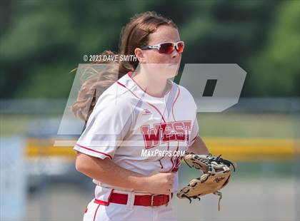 Thumbnail 1 in Independence vs Davenport West (West Delaware Invitational) photogallery.
