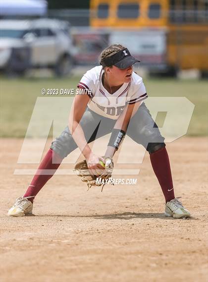 Thumbnail 3 in Independence vs Davenport West (West Delaware Invitational) photogallery.