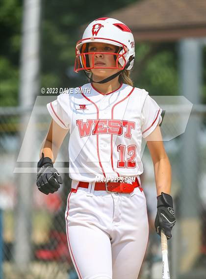 Thumbnail 2 in Independence vs Davenport West (West Delaware Invitational) photogallery.