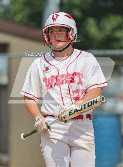 Thumbnail 2 in Independence vs Davenport West (West Delaware Invitational) photogallery.