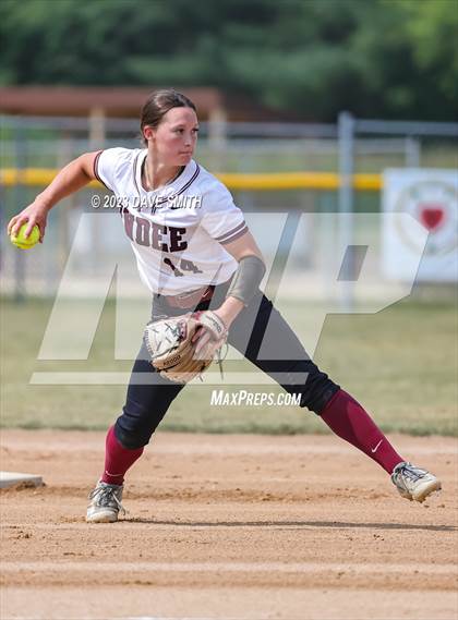 Thumbnail 3 in Independence vs Davenport West (West Delaware Invitational) photogallery.