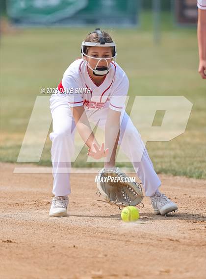 Thumbnail 3 in Independence vs Davenport West (West Delaware Invitational) photogallery.