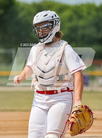 Thumbnail 2 in Independence vs Davenport West (West Delaware Invitational) photogallery.