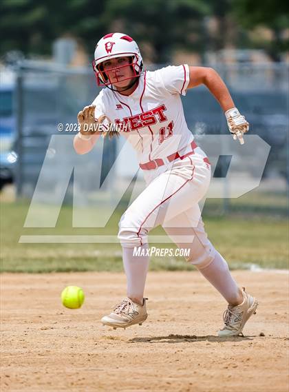 Thumbnail 2 in Independence vs Davenport West (West Delaware Invitational) photogallery.
