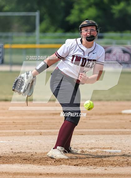 Thumbnail 2 in Independence vs Davenport West (West Delaware Invitational) photogallery.