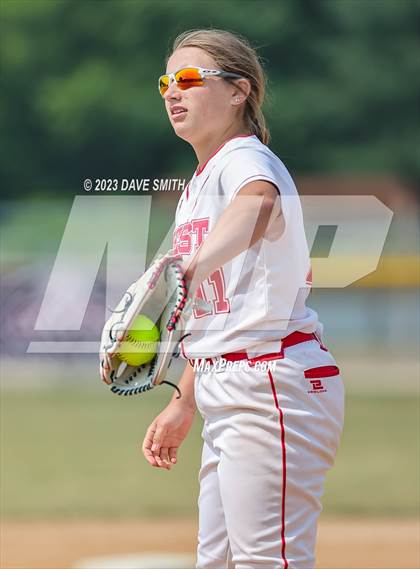 Thumbnail 3 in Independence vs Davenport West (West Delaware Invitational) photogallery.