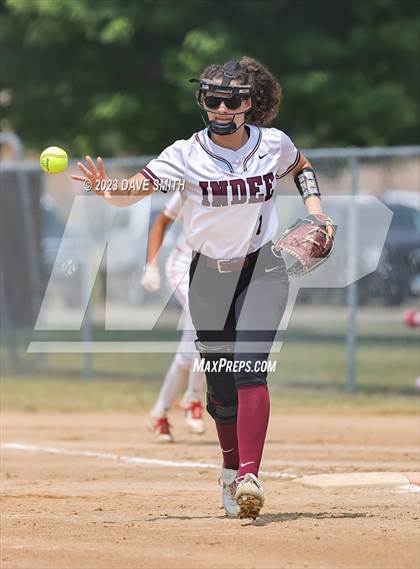 Thumbnail 1 in Independence vs Davenport West (West Delaware Invitational) photogallery.