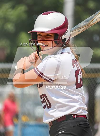 Thumbnail 3 in Independence vs Davenport West (West Delaware Invitational) photogallery.