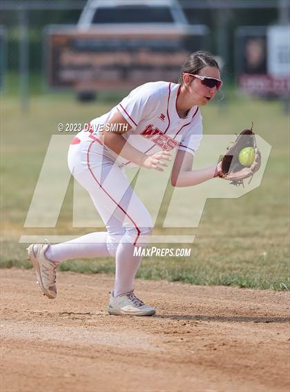 Thumbnail 3 in Independence vs Davenport West (West Delaware Invitational) photogallery.