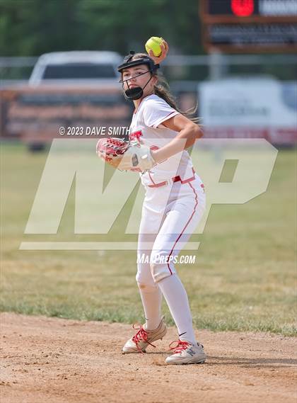 Thumbnail 1 in Independence vs Davenport West (West Delaware Invitational) photogallery.