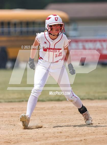 Thumbnail 1 in Independence vs Davenport West (West Delaware Invitational) photogallery.