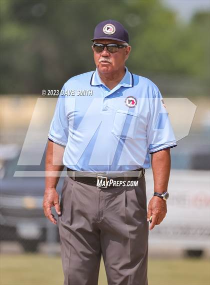 Thumbnail 2 in Independence vs Davenport West (West Delaware Invitational) photogallery.