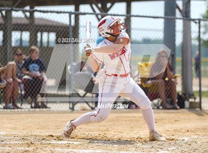Thumbnail 2 in Independence vs Davenport West (West Delaware Invitational) photogallery.