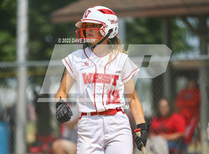 Thumbnail 3 in Independence vs Davenport West (West Delaware Invitational) photogallery.