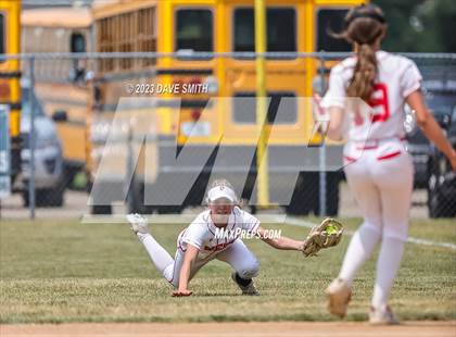 Thumbnail 3 in Independence vs Davenport West (West Delaware Invitational) photogallery.