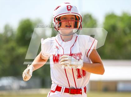 Thumbnail 3 in Independence vs Davenport West (West Delaware Invitational) photogallery.