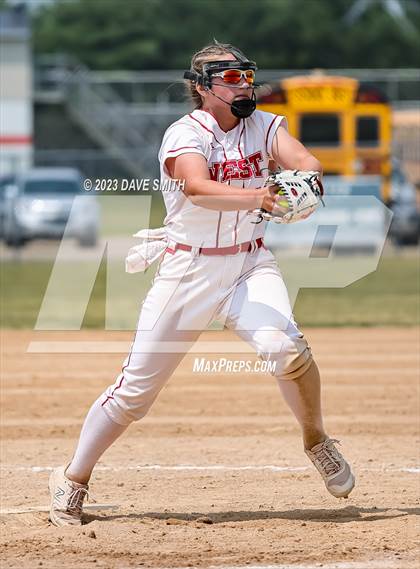 Thumbnail 1 in Independence vs Davenport West (West Delaware Invitational) photogallery.