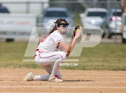 Thumbnail 2 in Independence vs Davenport West (West Delaware Invitational) photogallery.
