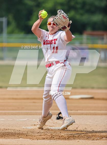 Thumbnail 2 in Independence vs Davenport West (West Delaware Invitational) photogallery.