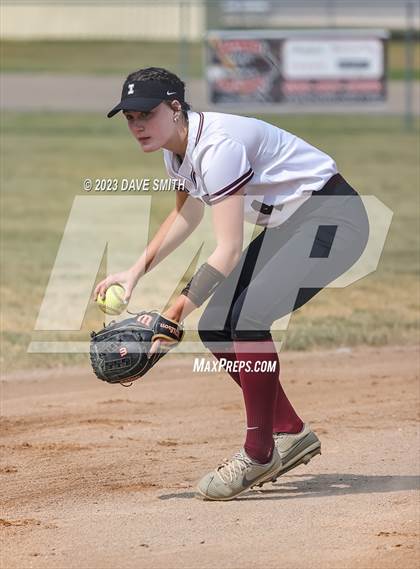 Thumbnail 3 in Independence vs Davenport West (West Delaware Invitational) photogallery.