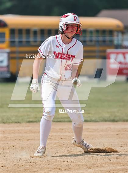 Thumbnail 3 in Independence vs Davenport West (West Delaware Invitational) photogallery.