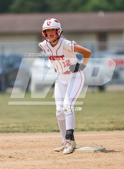 Thumbnail 3 in Independence vs Davenport West (West Delaware Invitational) photogallery.