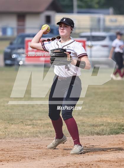 Thumbnail 2 in Independence vs Davenport West (West Delaware Invitational) photogallery.