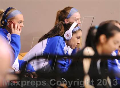 Thumbnail 3 in Regis Jesuit vs. Highlands Ranch (CHSAA 5A Final) photogallery.