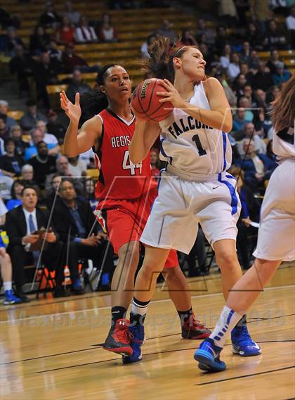 Thumbnail 2 in Regis Jesuit vs. Highlands Ranch (CHSAA 5A Final) photogallery.