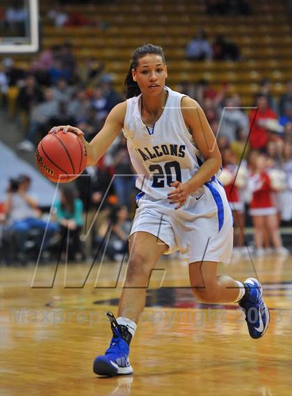 Thumbnail 2 in Regis Jesuit vs. Highlands Ranch (CHSAA 5A Final) photogallery.