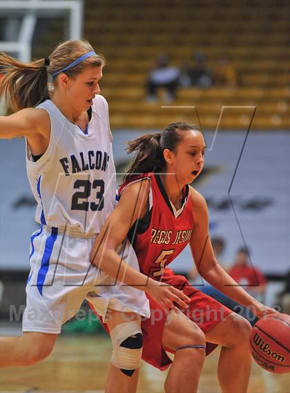 Thumbnail 3 in Regis Jesuit vs. Highlands Ranch (CHSAA 5A Final) photogallery.