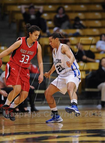 Thumbnail 3 in Regis Jesuit vs. Highlands Ranch (CHSAA 5A Final) photogallery.