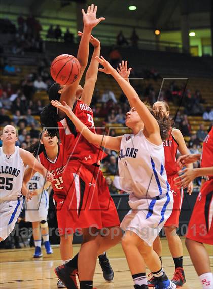 Thumbnail 3 in Regis Jesuit vs. Highlands Ranch (CHSAA 5A Final) photogallery.