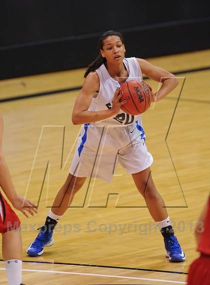 Thumbnail 3 in Regis Jesuit vs. Highlands Ranch (CHSAA 5A Final) photogallery.