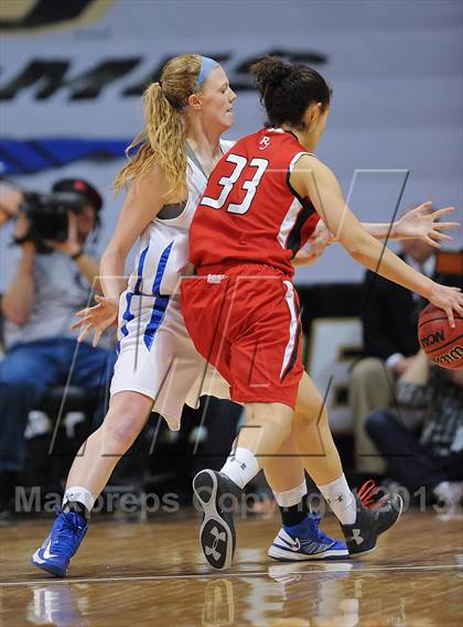 Thumbnail 3 in Regis Jesuit vs. Highlands Ranch (CHSAA 5A Final) photogallery.