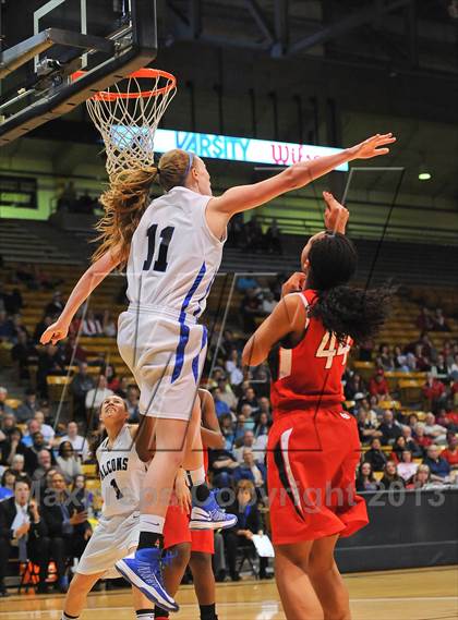 Thumbnail 3 in Regis Jesuit vs. Highlands Ranch (CHSAA 5A Final) photogallery.