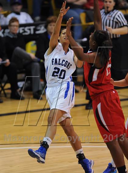 Thumbnail 2 in Regis Jesuit vs. Highlands Ranch (CHSAA 5A Final) photogallery.