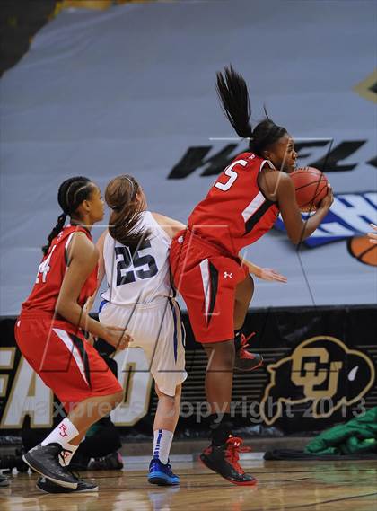 Thumbnail 1 in Regis Jesuit vs. Highlands Ranch (CHSAA 5A Final) photogallery.