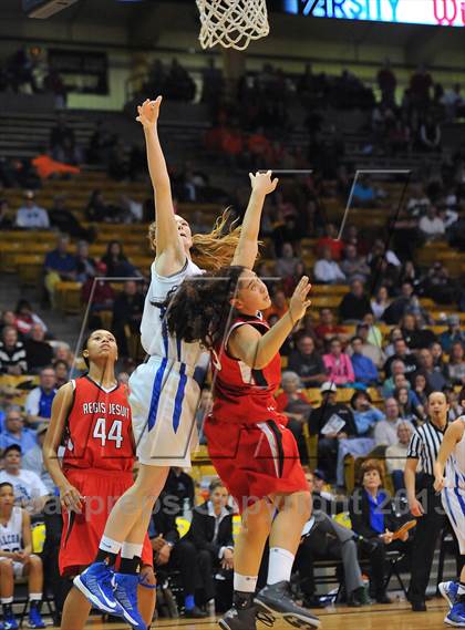 Thumbnail 2 in Regis Jesuit vs. Highlands Ranch (CHSAA 5A Final) photogallery.