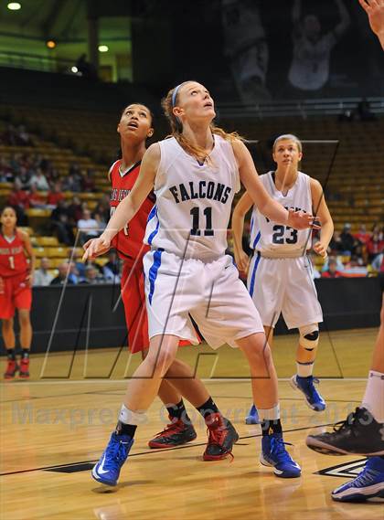 Thumbnail 2 in Regis Jesuit vs. Highlands Ranch (CHSAA 5A Final) photogallery.