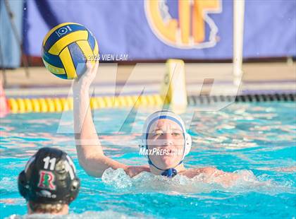 Thumbnail 2 in Clovis vs. Redwood (CIF NorCal Division 2 Regional Final) photogallery.