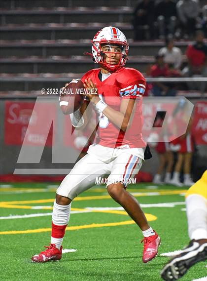 Thumbnail 3 in Millikan vs Santa Ana (Saints) @ Santa Ana photogallery.